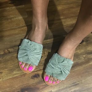 1. State leather pleated slide size 7/ 37